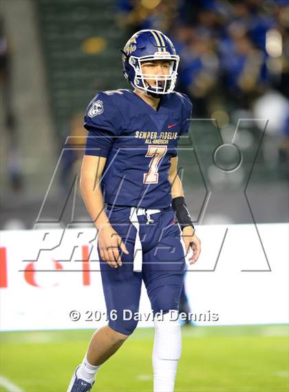 Thumbnail 2 in 2016 Semper Fidelis All-American Bowl photogallery.