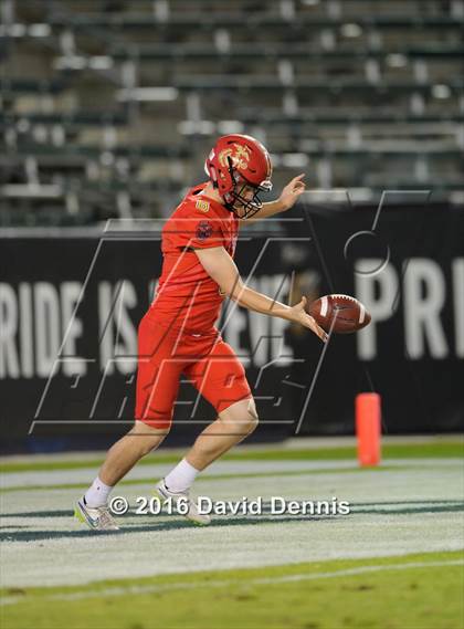 Thumbnail 1 in 2016 Semper Fidelis All-American Bowl photogallery.