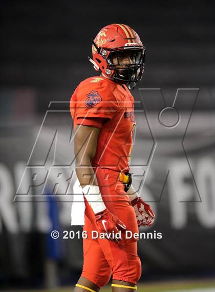 Thumbnail 3 in 2016 Semper Fidelis All-American Bowl photogallery.