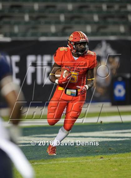 Thumbnail 3 in 2016 Semper Fidelis All-American Bowl photogallery.