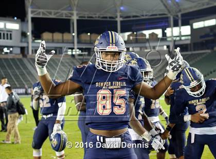 Thumbnail 1 in 2016 Semper Fidelis All-American Bowl photogallery.