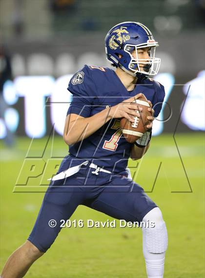 Thumbnail 3 in 2016 Semper Fidelis All-American Bowl photogallery.