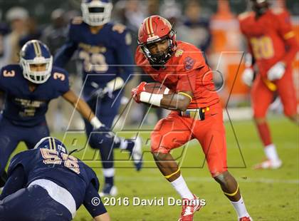 Thumbnail 2 in 2016 Semper Fidelis All-American Bowl photogallery.