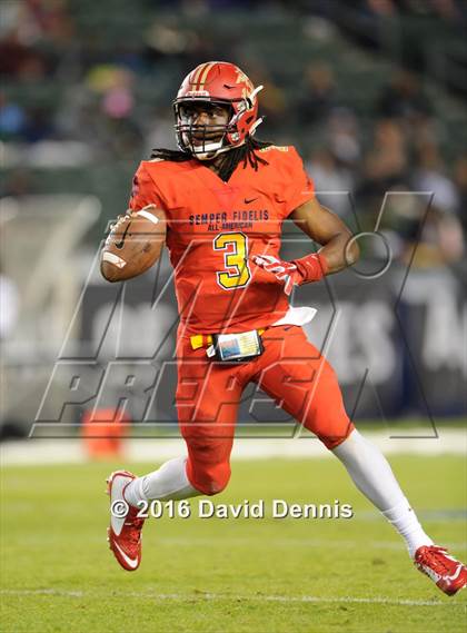Thumbnail 3 in 2016 Semper Fidelis All-American Bowl photogallery.
