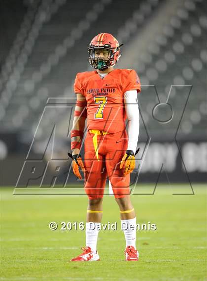 Thumbnail 1 in 2016 Semper Fidelis All-American Bowl photogallery.