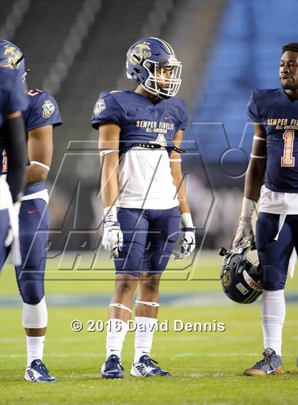 Thumbnail 2 in 2016 Semper Fidelis All-American Bowl photogallery.
