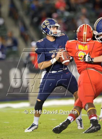 Thumbnail 3 in 2016 Semper Fidelis All-American Bowl photogallery.