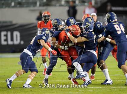 Thumbnail 3 in 2016 Semper Fidelis All-American Bowl photogallery.