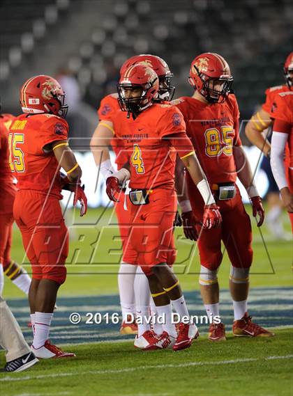 Thumbnail 1 in 2016 Semper Fidelis All-American Bowl photogallery.