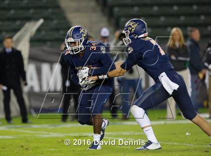 Thumbnail 3 in 2016 Semper Fidelis All-American Bowl photogallery.