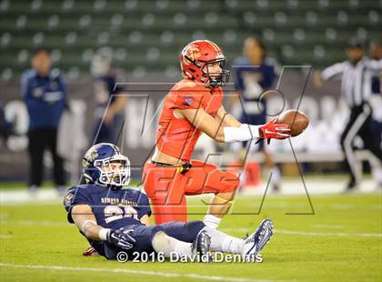 Thumbnail 3 in 2016 Semper Fidelis All-American Bowl photogallery.