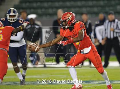 Thumbnail 1 in 2016 Semper Fidelis All-American Bowl photogallery.