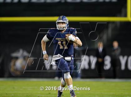 Thumbnail 2 in 2016 Semper Fidelis All-American Bowl photogallery.