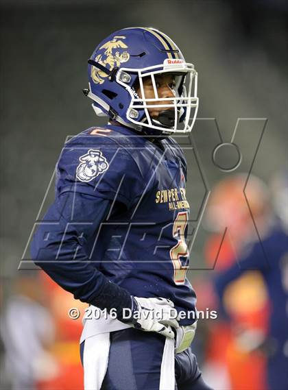 Thumbnail 1 in 2016 Semper Fidelis All-American Bowl photogallery.