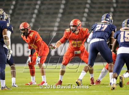 Thumbnail 1 in 2016 Semper Fidelis All-American Bowl photogallery.