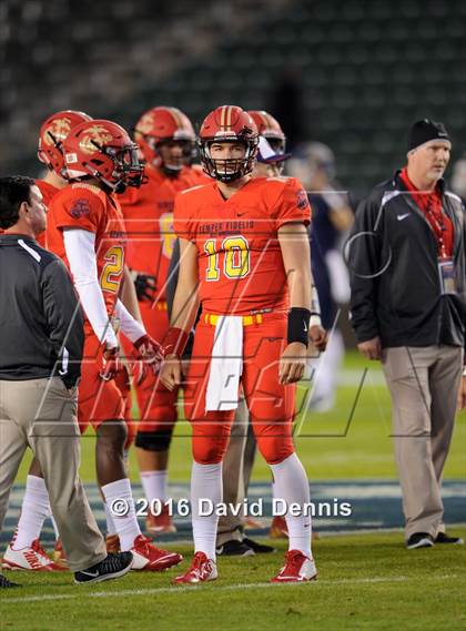 Thumbnail 2 in 2016 Semper Fidelis All-American Bowl photogallery.