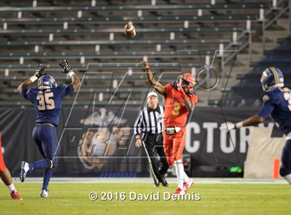 Thumbnail 2 in 2016 Semper Fidelis All-American Bowl photogallery.