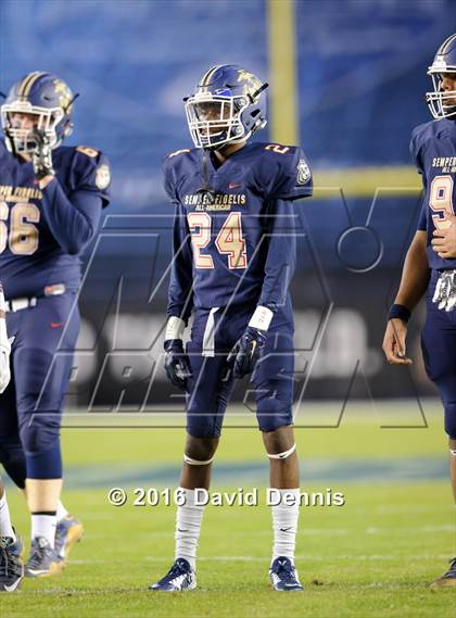 Thumbnail 1 in 2016 Semper Fidelis All-American Bowl photogallery.