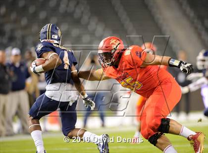 Thumbnail 3 in 2016 Semper Fidelis All-American Bowl photogallery.