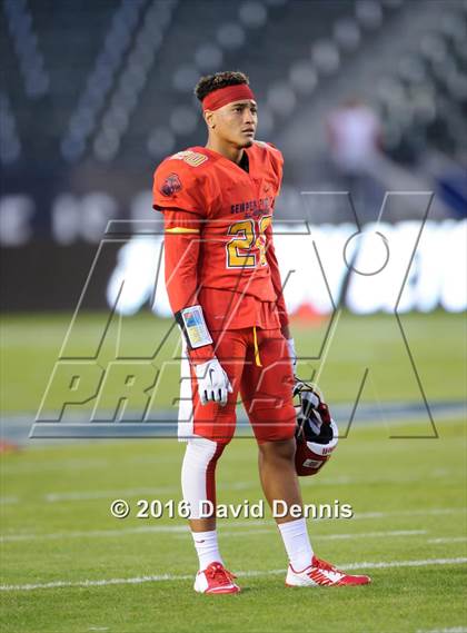 Thumbnail 2 in 2016 Semper Fidelis All-American Bowl photogallery.