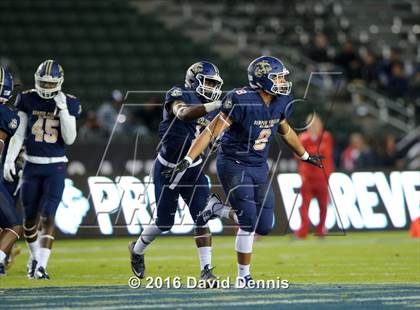 Thumbnail 3 in 2016 Semper Fidelis All-American Bowl photogallery.
