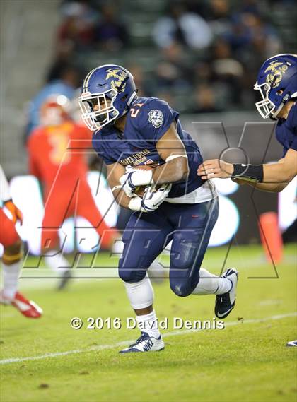 Thumbnail 3 in 2016 Semper Fidelis All-American Bowl photogallery.