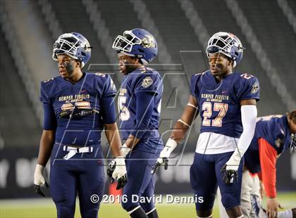 Thumbnail 1 in 2016 Semper Fidelis All-American Bowl photogallery.
