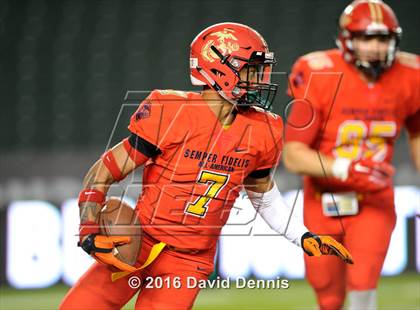 Thumbnail 2 in 2016 Semper Fidelis All-American Bowl photogallery.