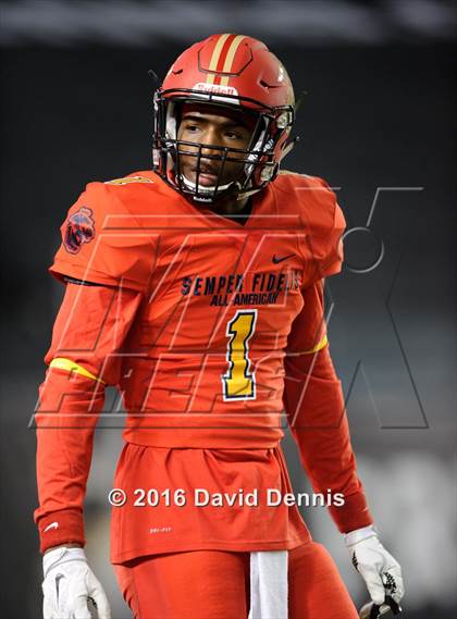 Thumbnail 2 in 2016 Semper Fidelis All-American Bowl photogallery.