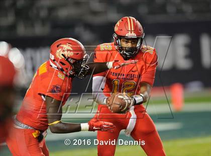 Thumbnail 2 in 2016 Semper Fidelis All-American Bowl photogallery.