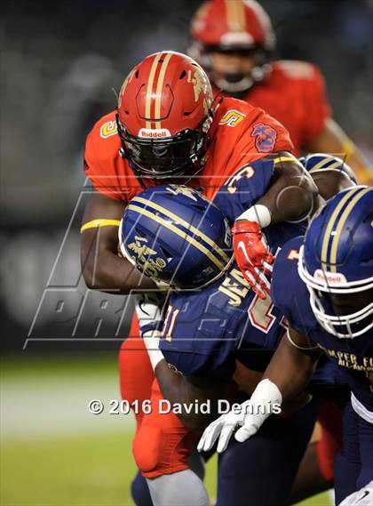 Thumbnail 2 in 2016 Semper Fidelis All-American Bowl photogallery.