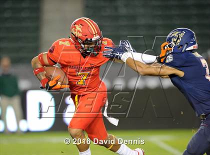 Thumbnail 1 in 2016 Semper Fidelis All-American Bowl photogallery.