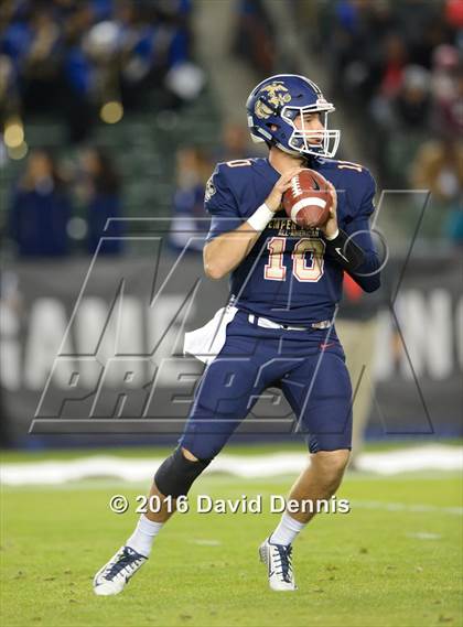 Thumbnail 2 in 2016 Semper Fidelis All-American Bowl photogallery.