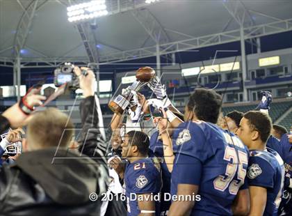 Thumbnail 1 in 2016 Semper Fidelis All-American Bowl photogallery.