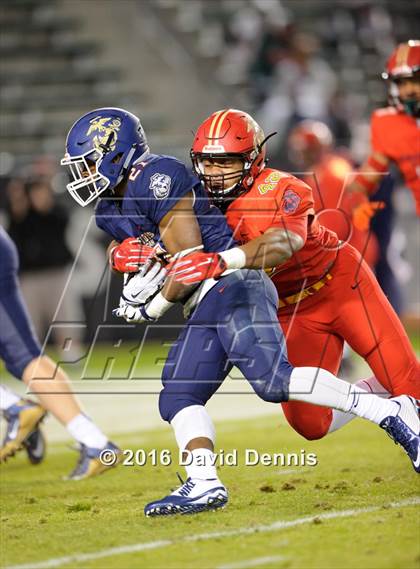 Thumbnail 1 in 2016 Semper Fidelis All-American Bowl photogallery.