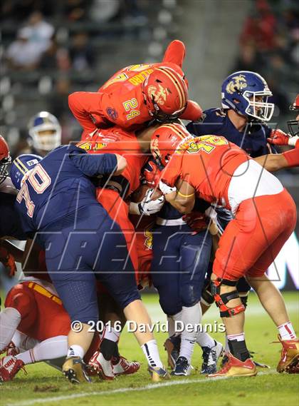 Thumbnail 3 in 2016 Semper Fidelis All-American Bowl photogallery.