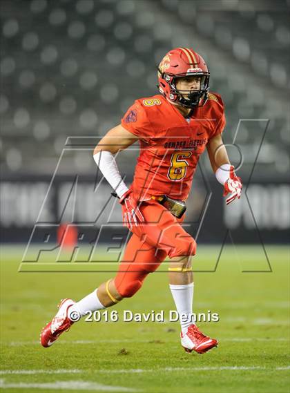 Thumbnail 2 in 2016 Semper Fidelis All-American Bowl photogallery.