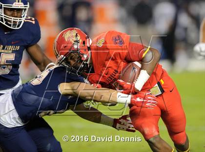Thumbnail 1 in 2016 Semper Fidelis All-American Bowl photogallery.