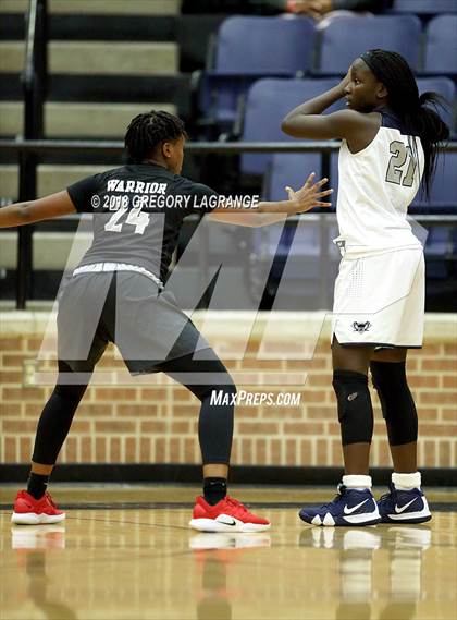 Thumbnail 2 in Martin [James] vs Wylie East photogallery.