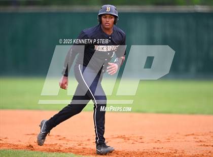 Thumbnail 2 in Berwick vs. Pine Prairie (LHSAA Division III Non-Select Regional) photogallery.