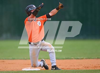 Thumbnail 3 in Berwick vs. Pine Prairie (LHSAA Division III Non-Select Regional) photogallery.