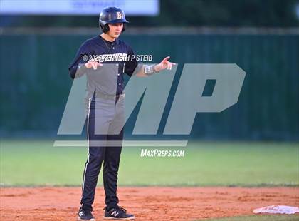 Thumbnail 2 in Berwick vs. Pine Prairie (LHSAA Division III Non-Select Regional) photogallery.