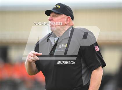 Thumbnail 3 in Berwick vs. Pine Prairie (LHSAA Division III Non-Select Regional) photogallery.