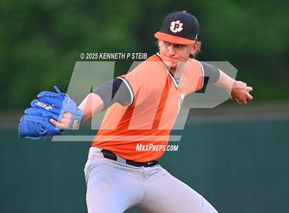 Thumbnail 2 in Berwick vs. Pine Prairie (LHSAA Division III Non-Select Regional) photogallery.