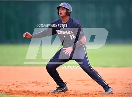 Thumbnail 1 in Berwick vs. Pine Prairie (LHSAA Division III Non-Select Regional) photogallery.