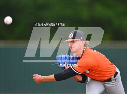 Thumbnail 2 in Berwick vs. Pine Prairie (LHSAA Division III Non-Select Regional) photogallery.