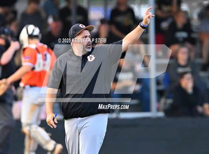 Thumbnail 2 in Berwick vs. Pine Prairie (LHSAA Division III Non-Select Regional) photogallery.