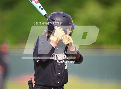 Thumbnail 2 in Berwick vs. Pine Prairie (LHSAA Division III Non-Select Regional) photogallery.