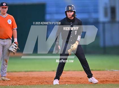 Thumbnail 3 in Berwick vs. Pine Prairie (LHSAA Division III Non-Select Regional) photogallery.