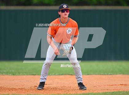 Thumbnail 3 in Berwick vs. Pine Prairie (LHSAA Division III Non-Select Regional) photogallery.